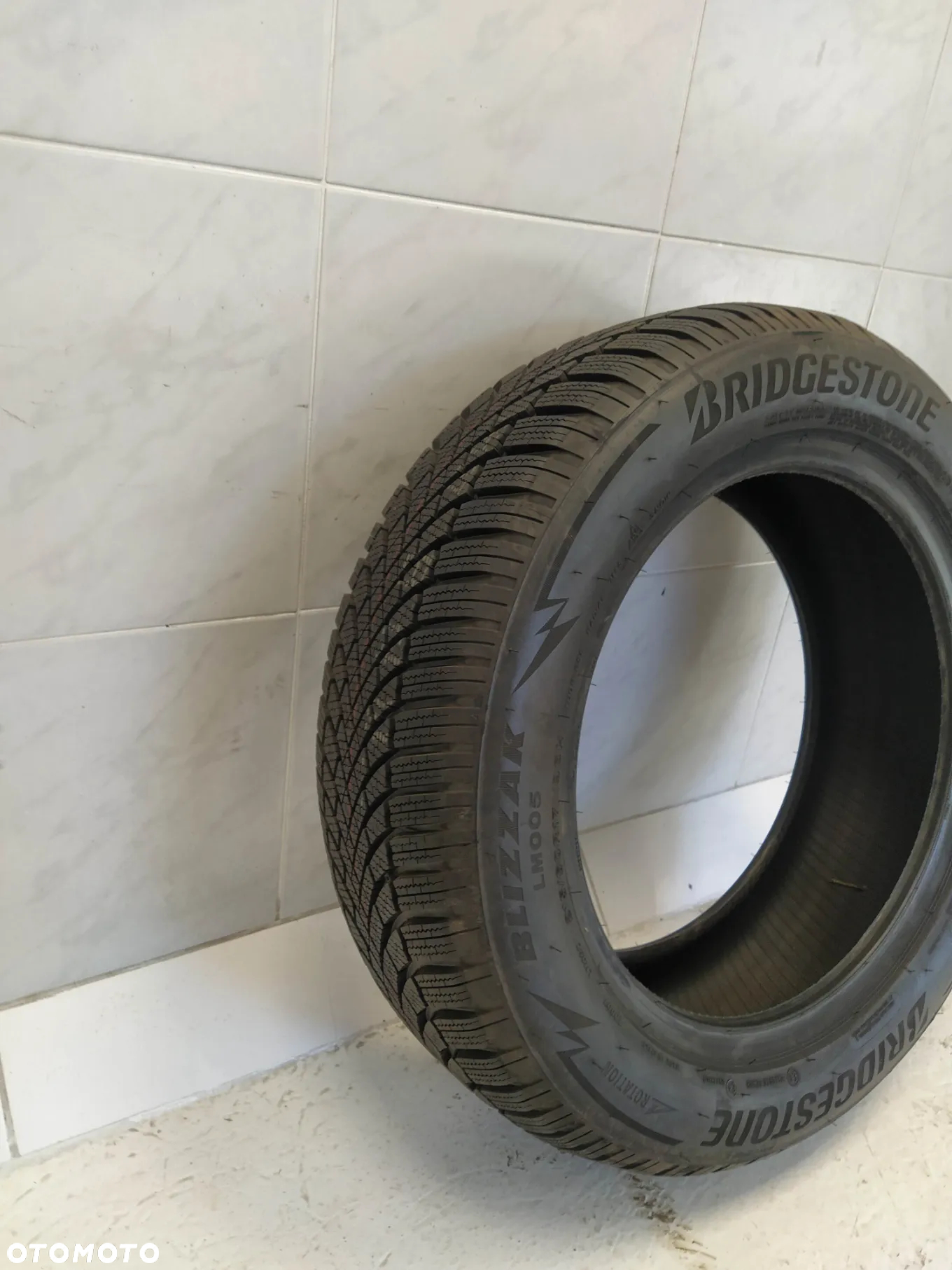 BRIDGESTONE BLIZZAK LM005 OPONA ZIMOWA 215/60 R17 - 4
