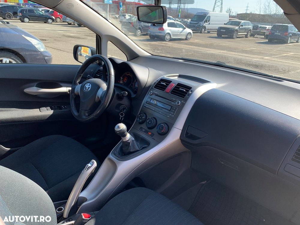 Toyota Auris 1.4 D-4D Luna - 7