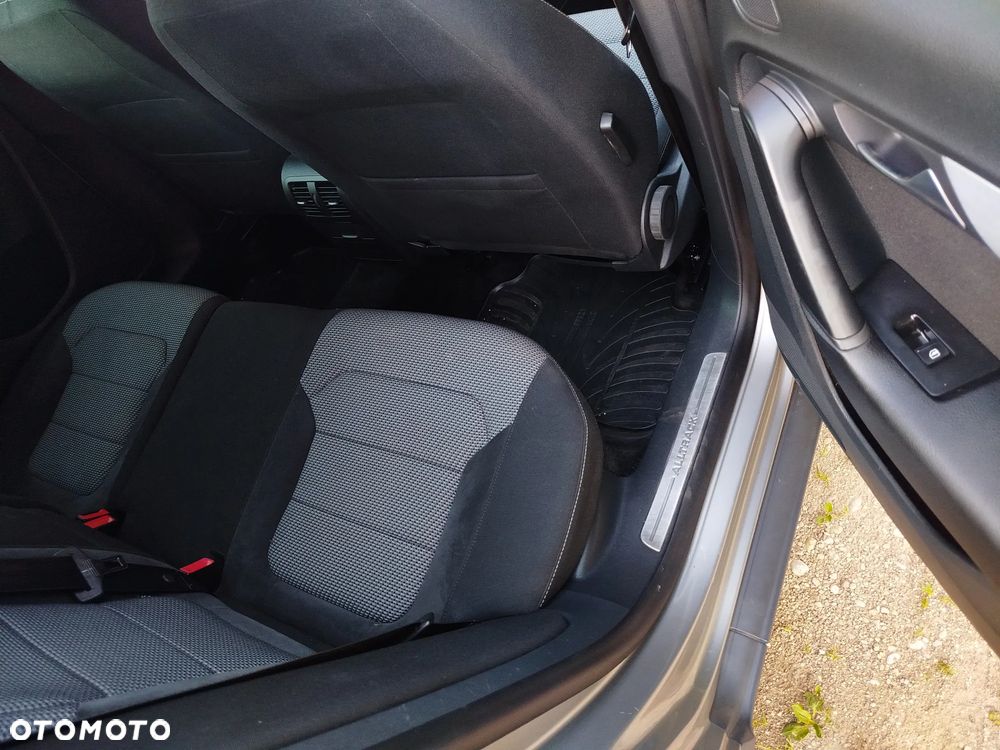 Volkswagen Passat - 8