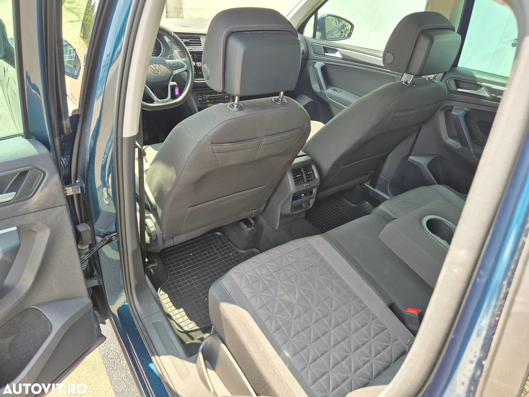 Volkswagen Tiguan - 11