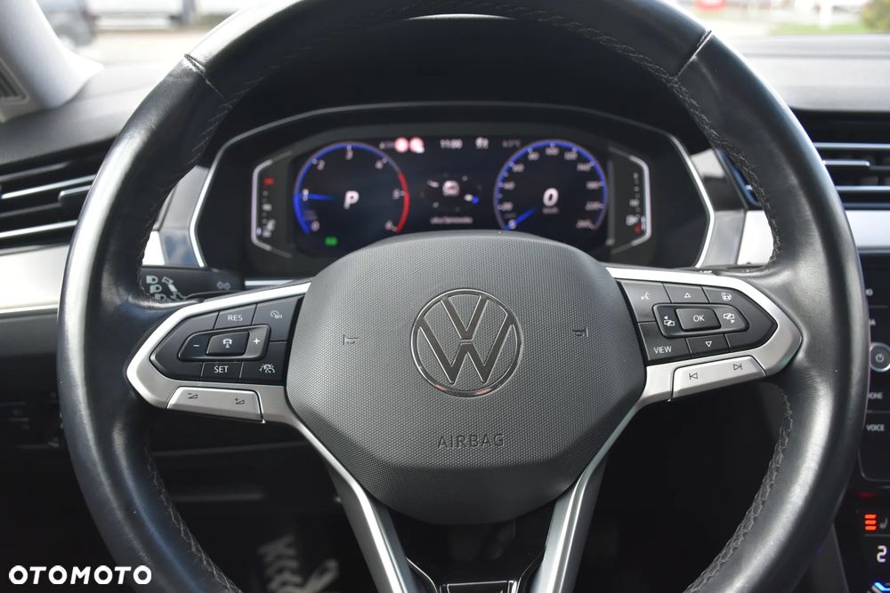 Volkswagen Passat Variant 2.0 TDI SCR DSG 4Motion Business - 26