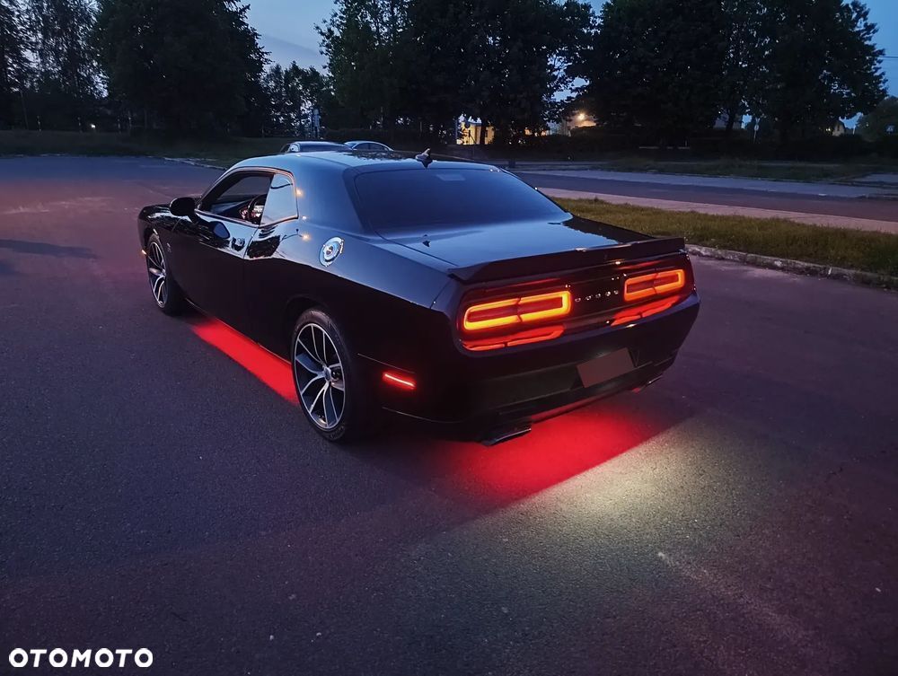 Dodge Challenger 6.4 Scat Pack - 8