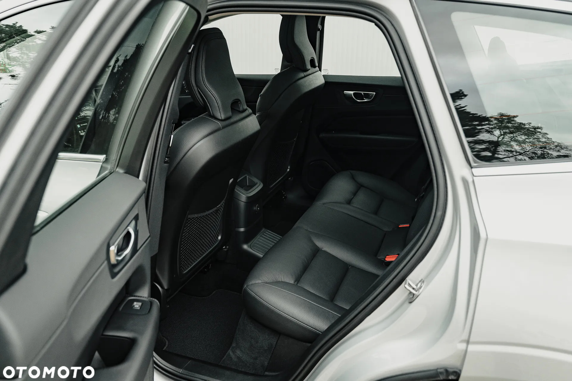 Volvo XC 60 T6 AWD Recharge Geartronic Inscription - 28