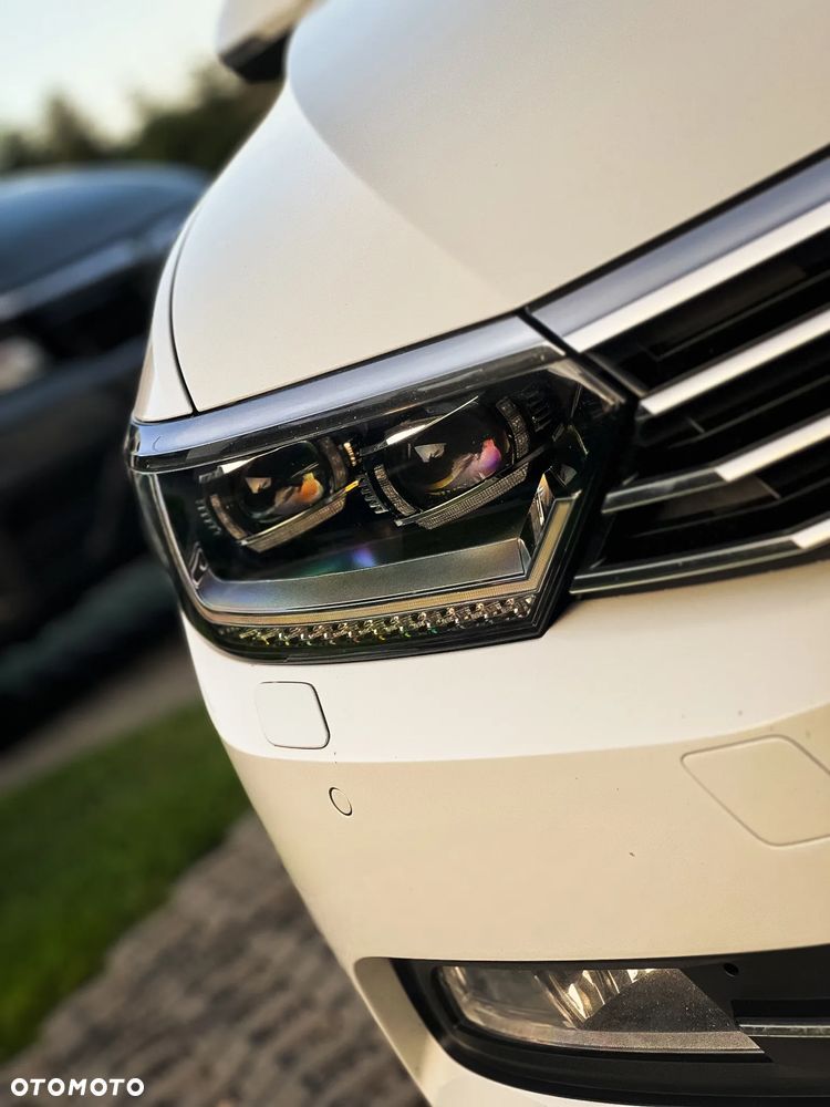 Volkswagen Passat - 11