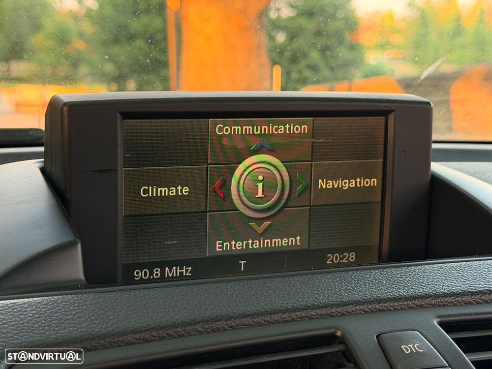 BMW 120 d Limited Edition Lifestyle c/ M Sport Pack - 8