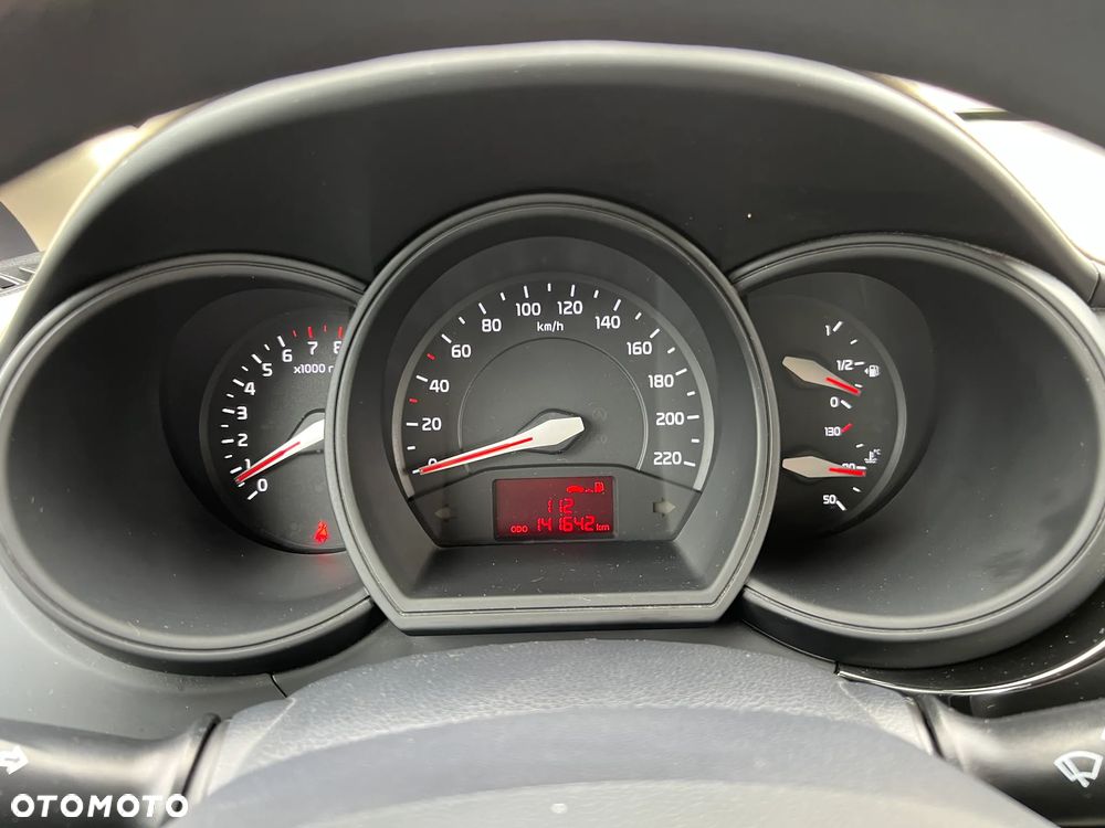 Kia Rio 1.4 M - 22