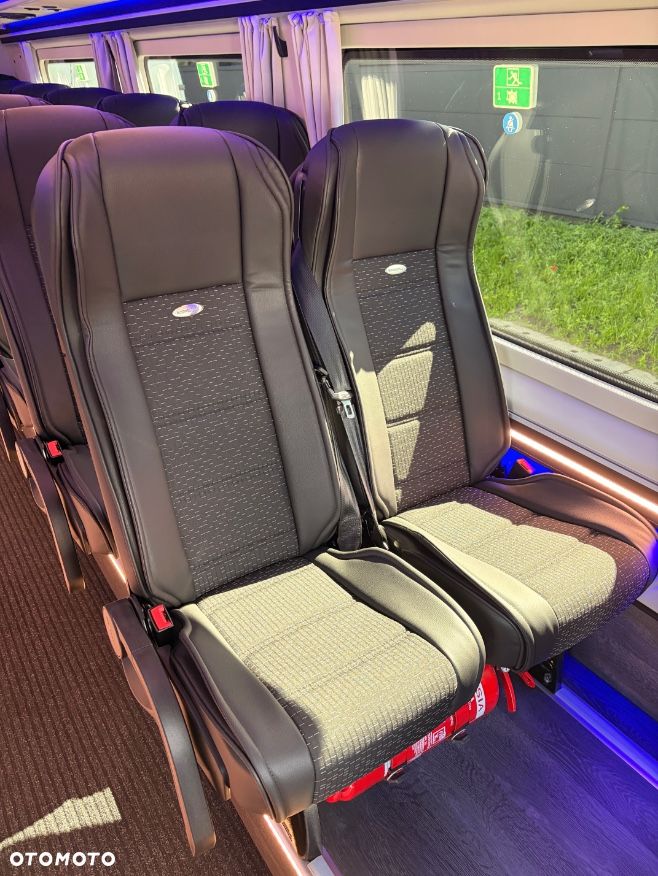 Mercedes-Benz Sprinter 519 - 17