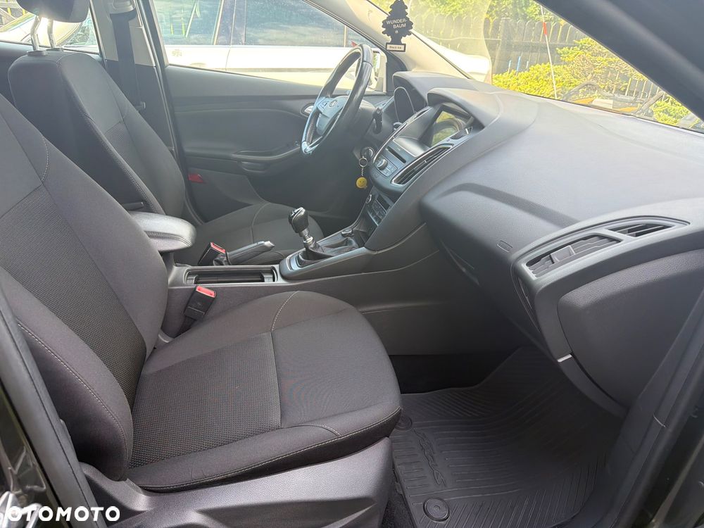 Ford Focus - 10