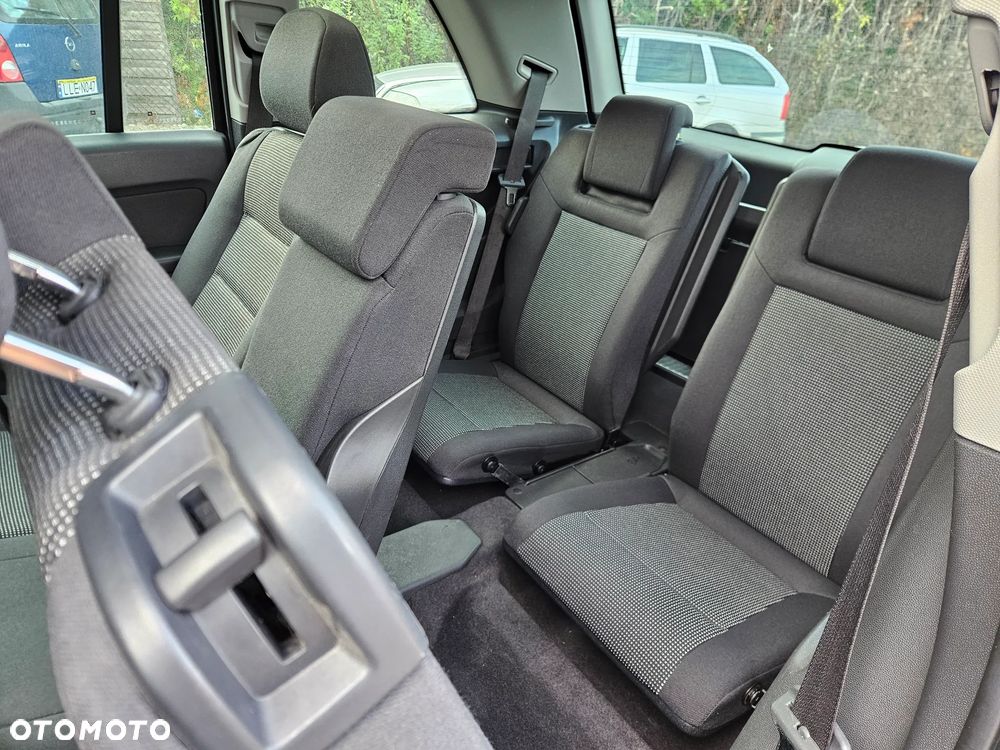 Opel Zafira - 9