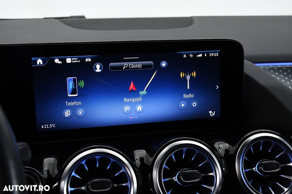 Mercedes-Benz GLA - 33