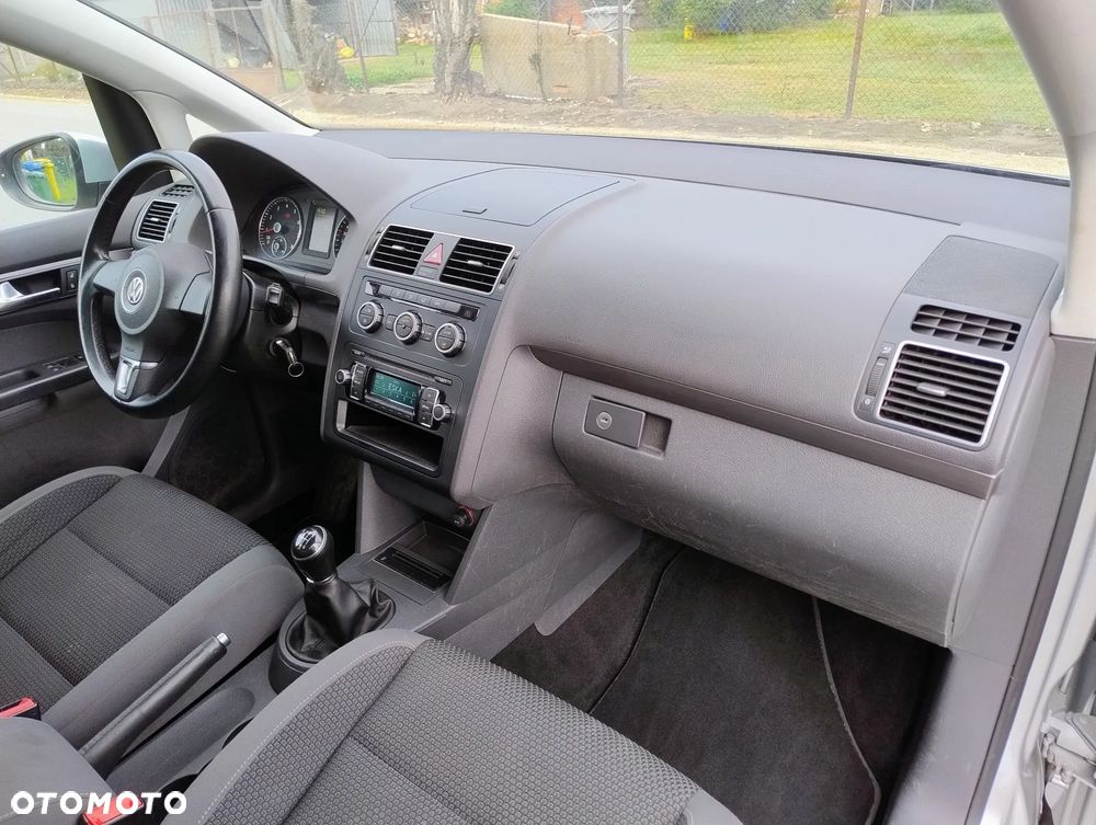 Volkswagen Touran 1.4 TSI Conceptline - 11
