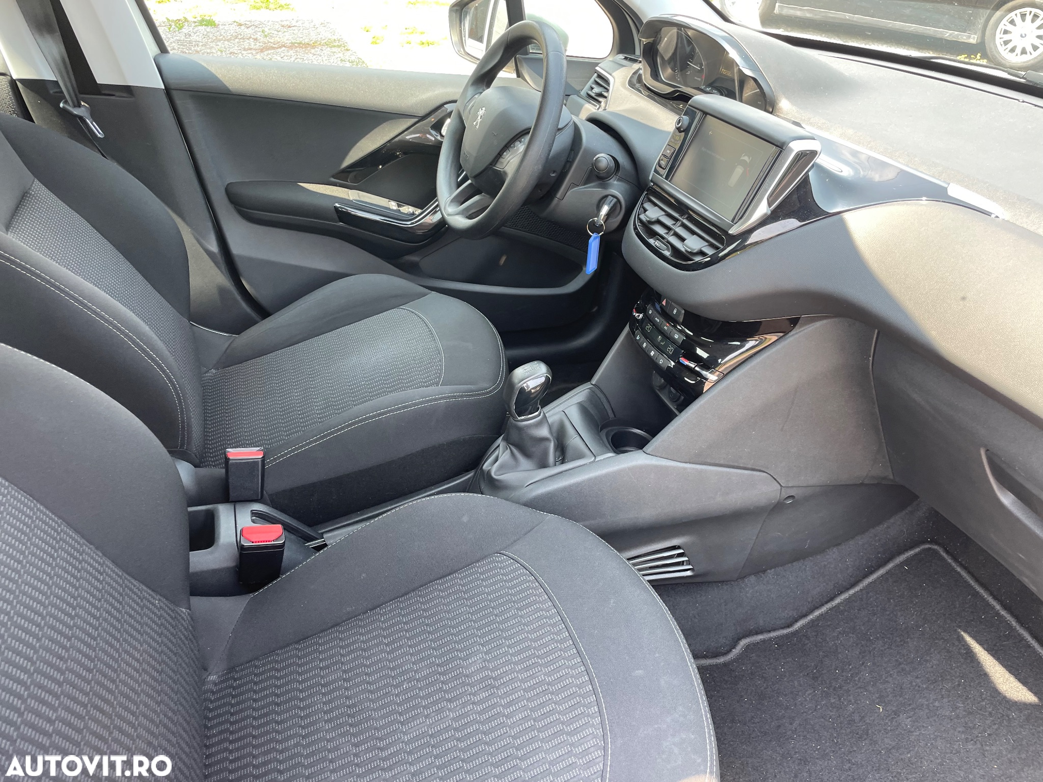 Peugeot 208 1.2 L PureTech Active - 7