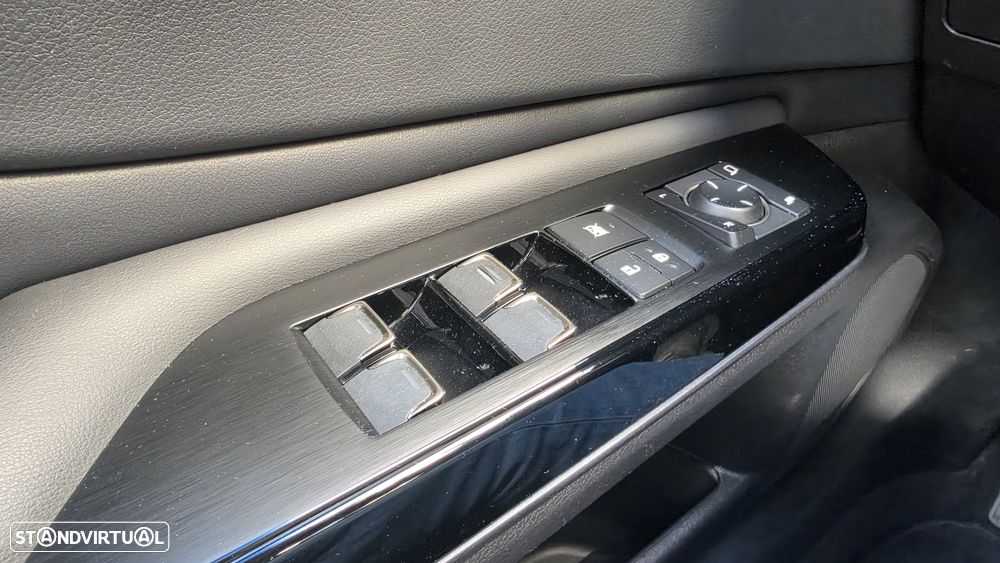 Lexus ES 300h Special Edition - 29