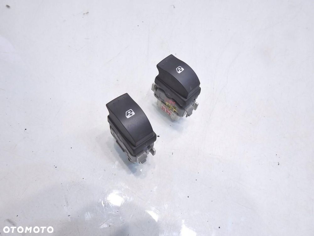 PRZYCISK SZYBY TYŁ RENAULT SCENIC II LIFT 2808202 - 2