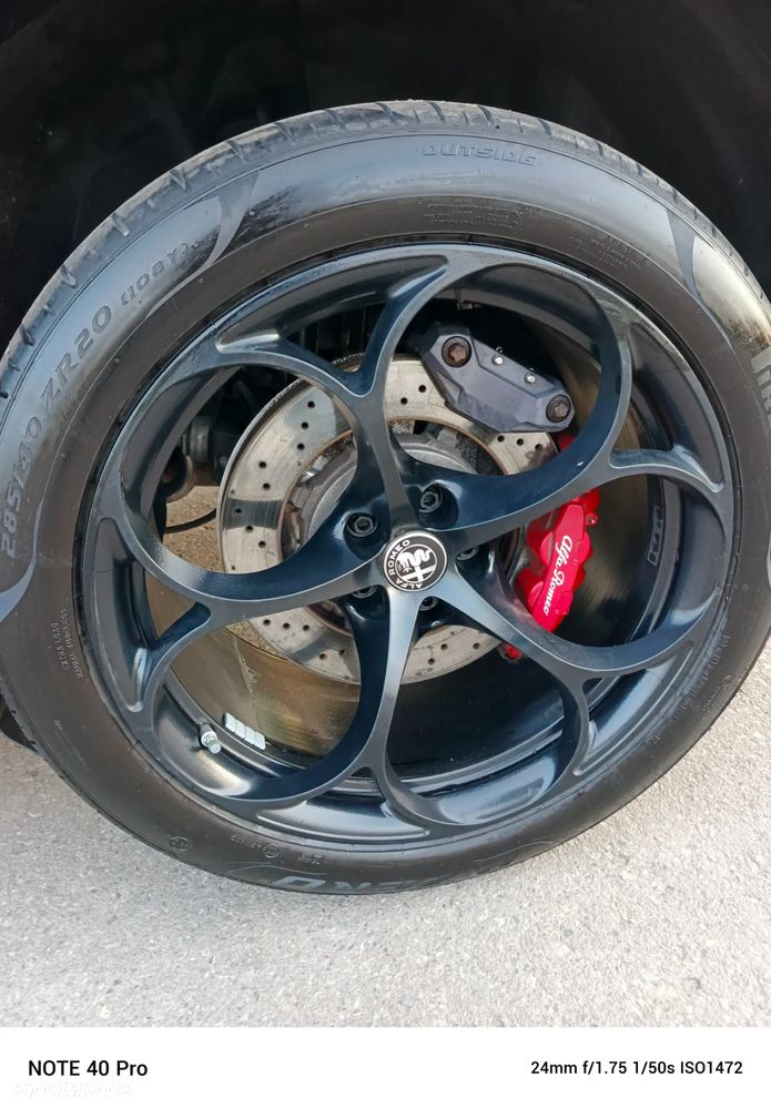 Alfa Romeo Stelvio V6 2.9 Bi-Turbo AT8-Q4 Quadrifoglio - 12