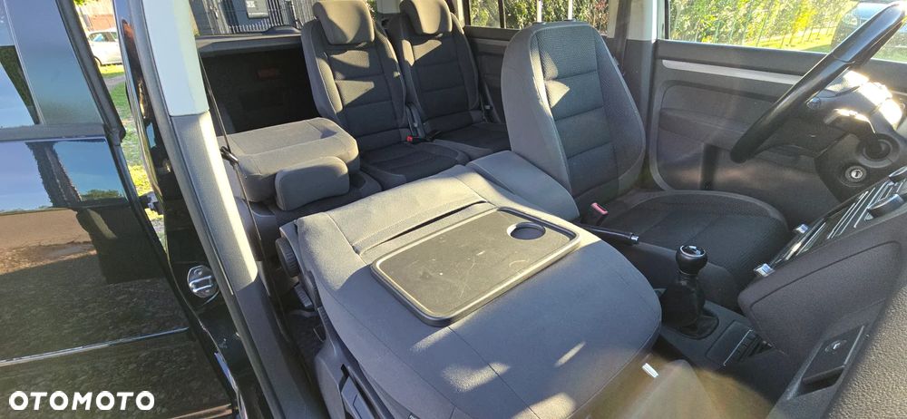 Volkswagen Touran - 20