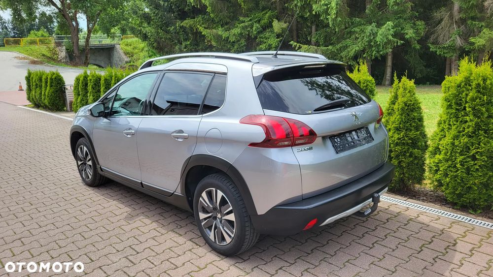 Peugeot 2008 1.2 Pure Tech Allure S&S - 6