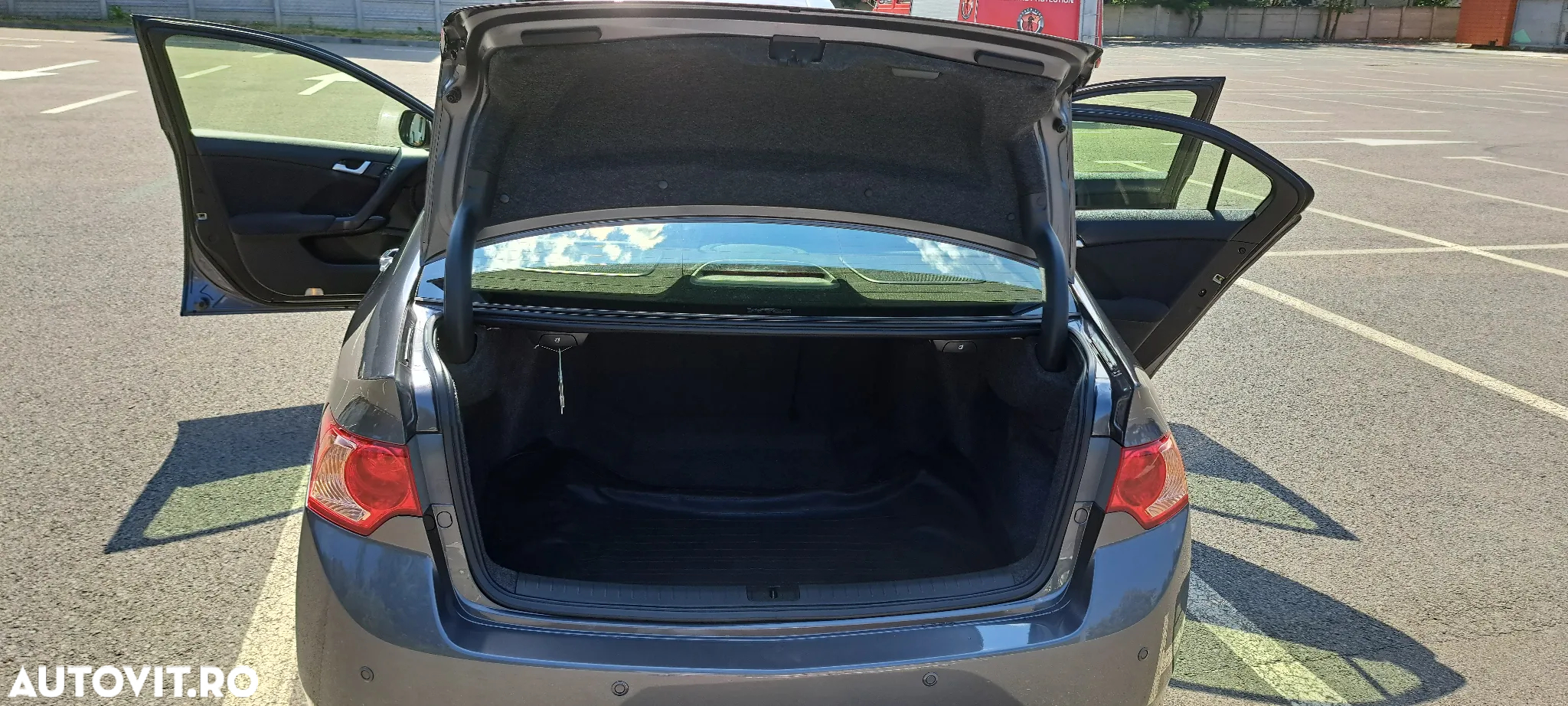 Honda Accord 2.0i MT Lifestile - 11