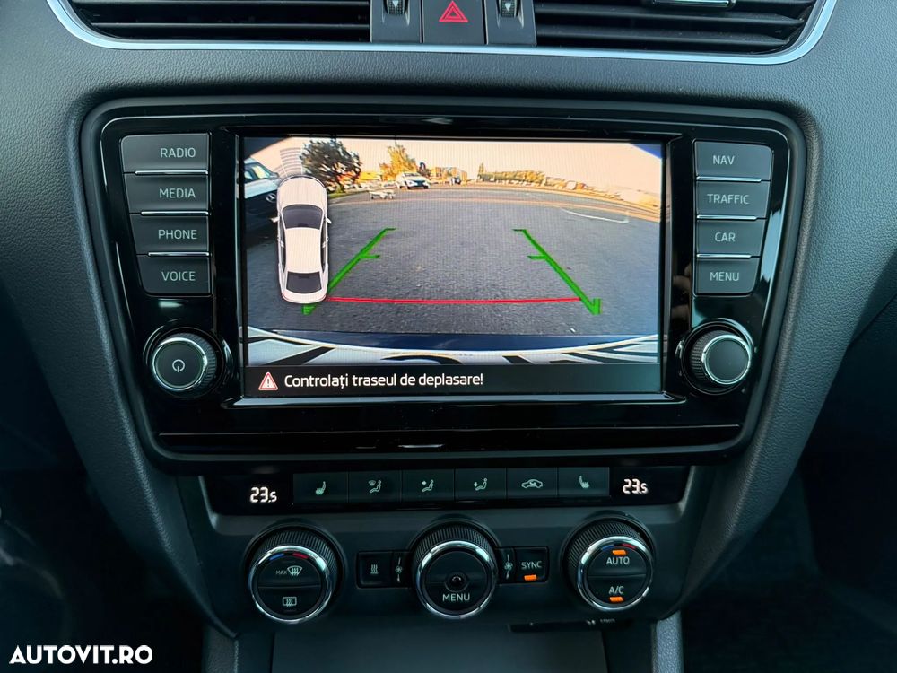 Skoda Octavia 2.0 TDI 4x4 DSG Style - 32