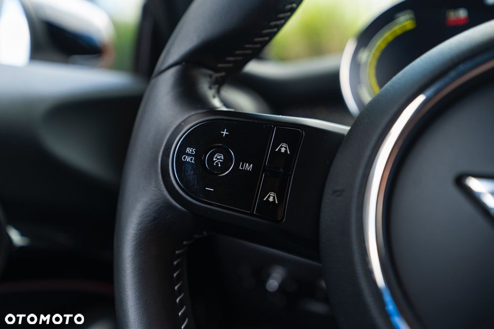 MINI Cooper SE Essential Trim - 28