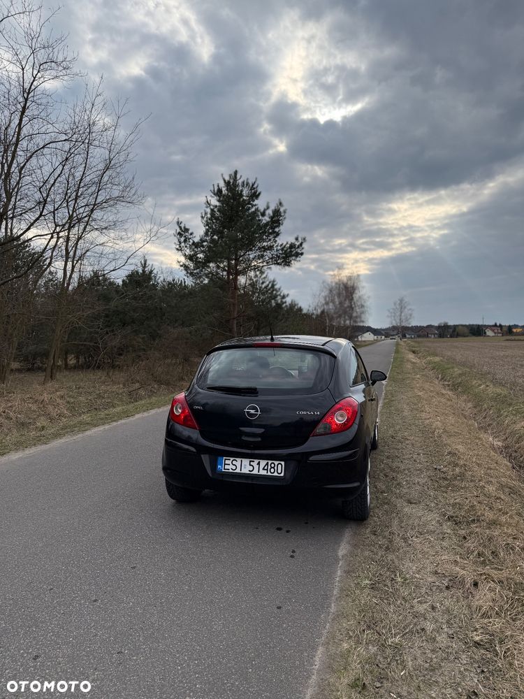 Opel Corsa 1.4 16V Cosmo - 4