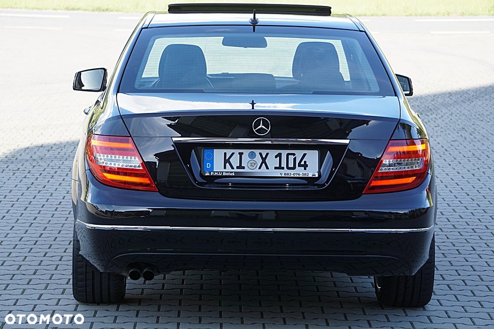 Mercedes-Benz Klasa C 180 BlueEFFICIENCY Elegance - 10