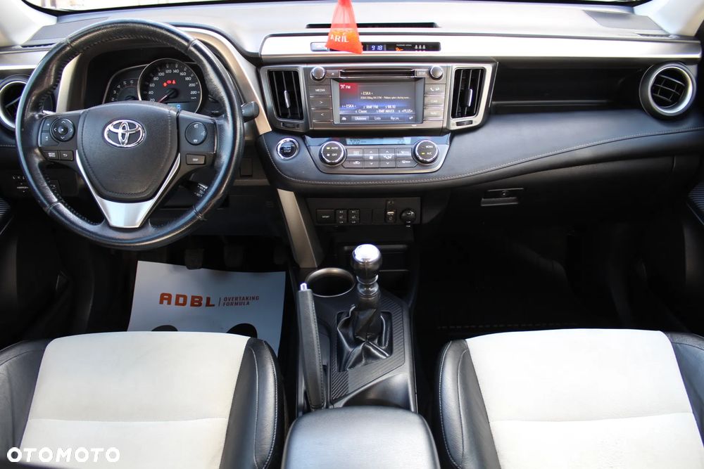Toyota RAV4 2.0 D-4D Prestige - 24