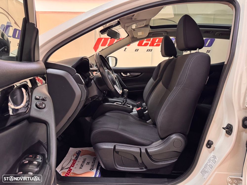 Nissan Qashqai 1.5 dCi N-Connecta - 11