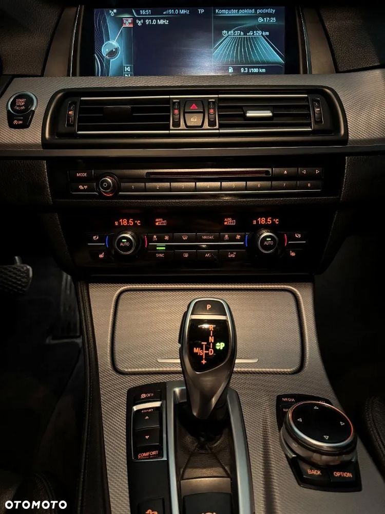 BMW Seria 5 530d xDrive - 18