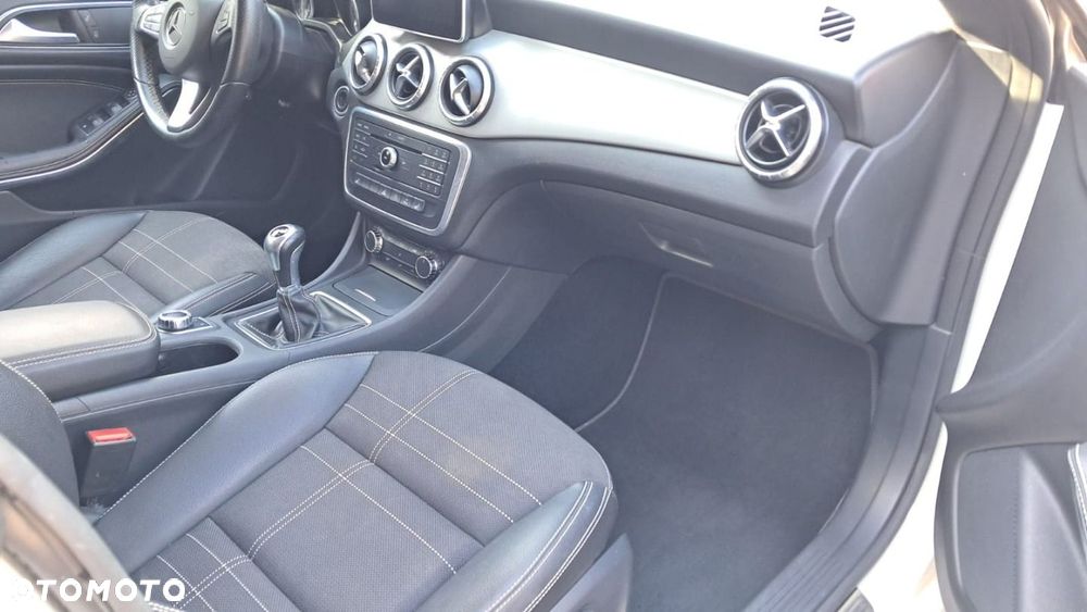 Mercedes-Benz CLA - 9
