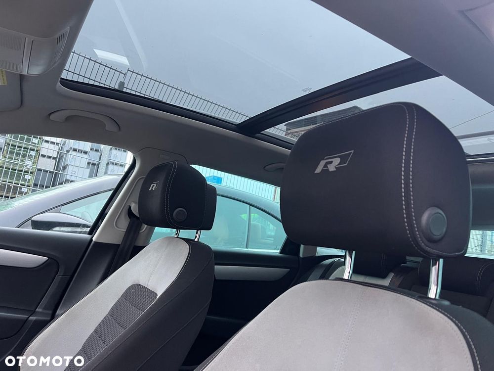 Volkswagen Passat 2.0 TDI DSG BlueMotion Technology R-Line - 11