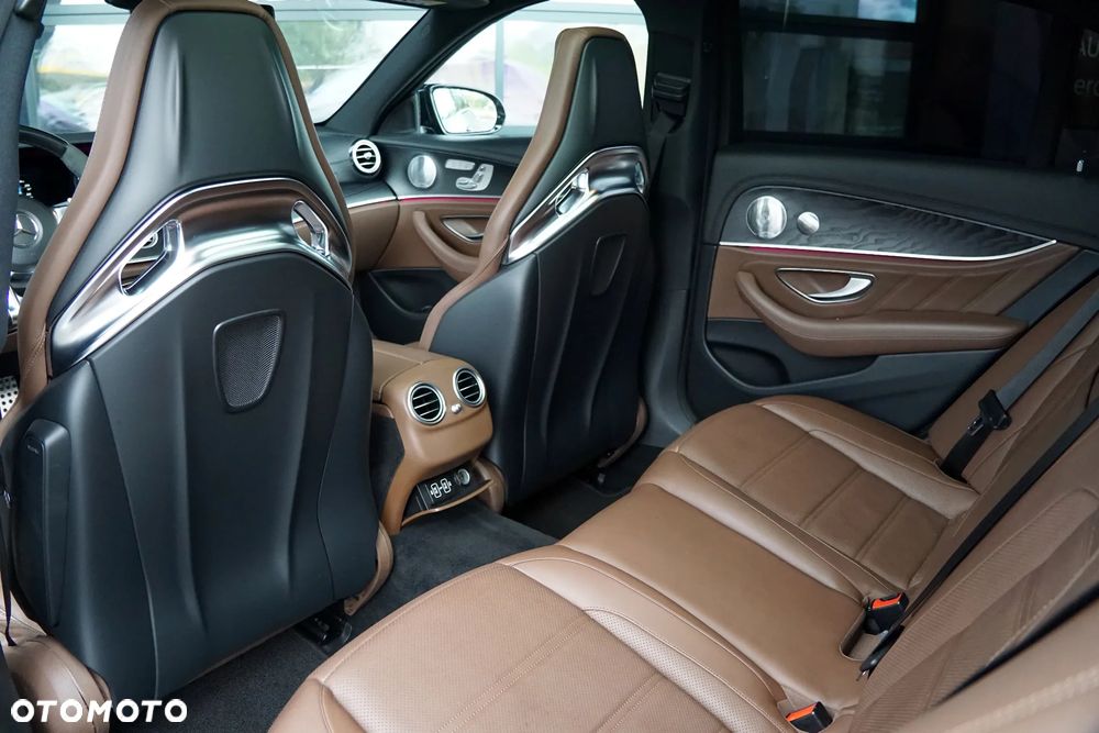 Mercedes-Benz Klasa E AMG 53 4-Matic+ - 26