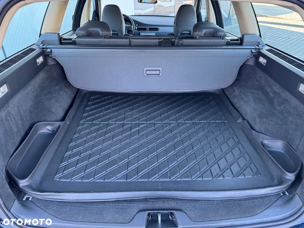 Volvo V70 2.0 Momentum - 31