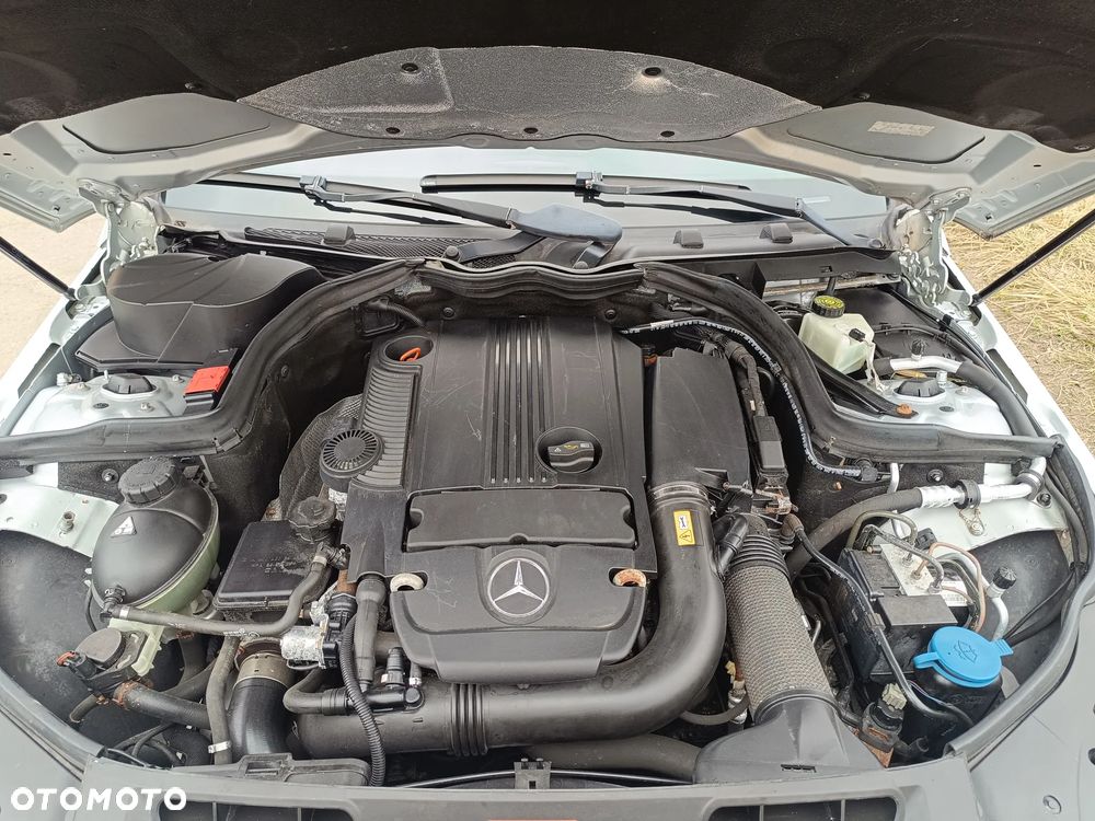 Mercedes-Benz Klasa C 250 CGI Automatik BlueEFFICIENCY Avantgarde - 31