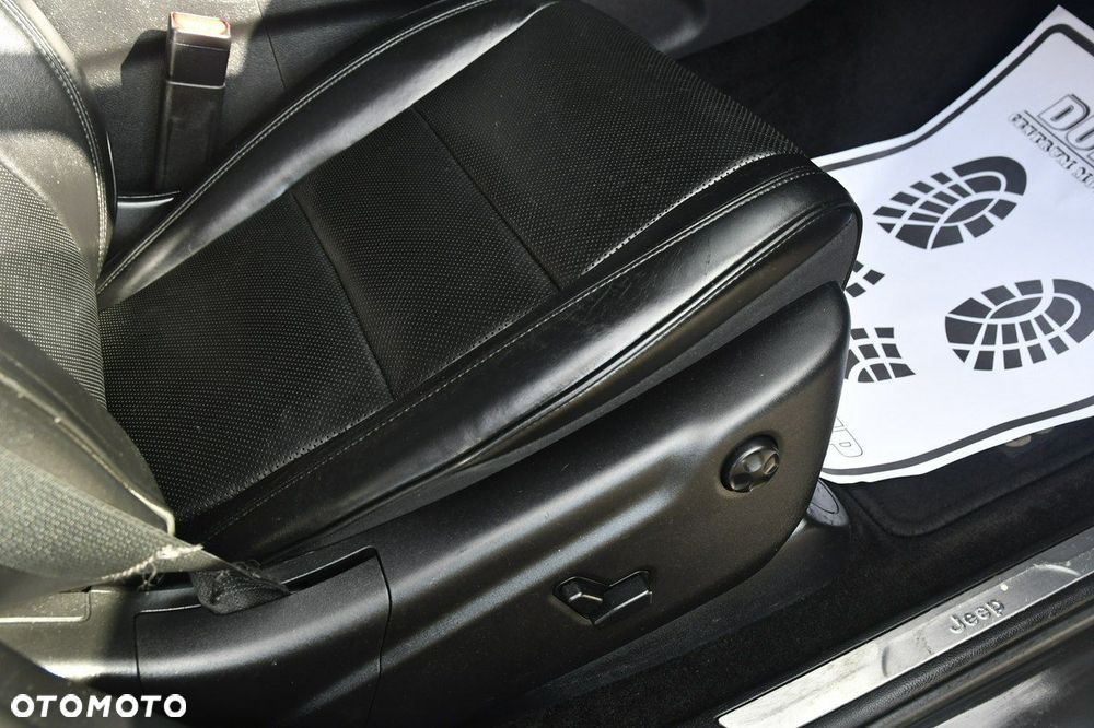 Jeep Grand Cherokee - 27