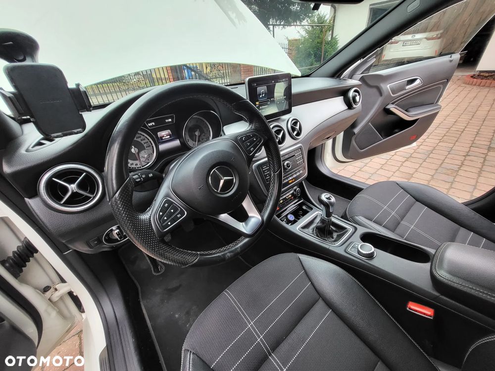 Mercedes-Benz CLA 200 - 26