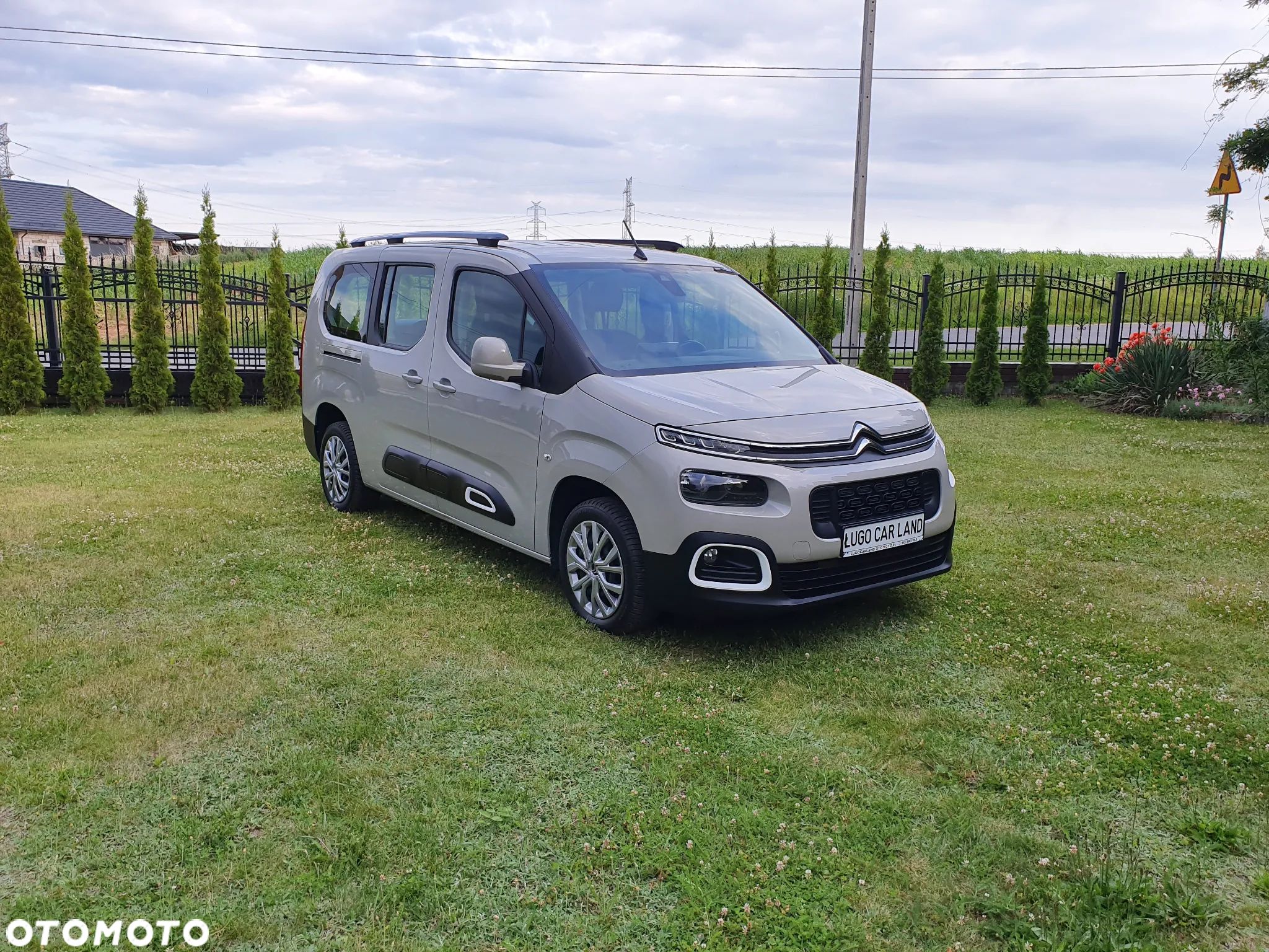 Citroën Berlingo XL PureTech 110 LIVE PACK - 1