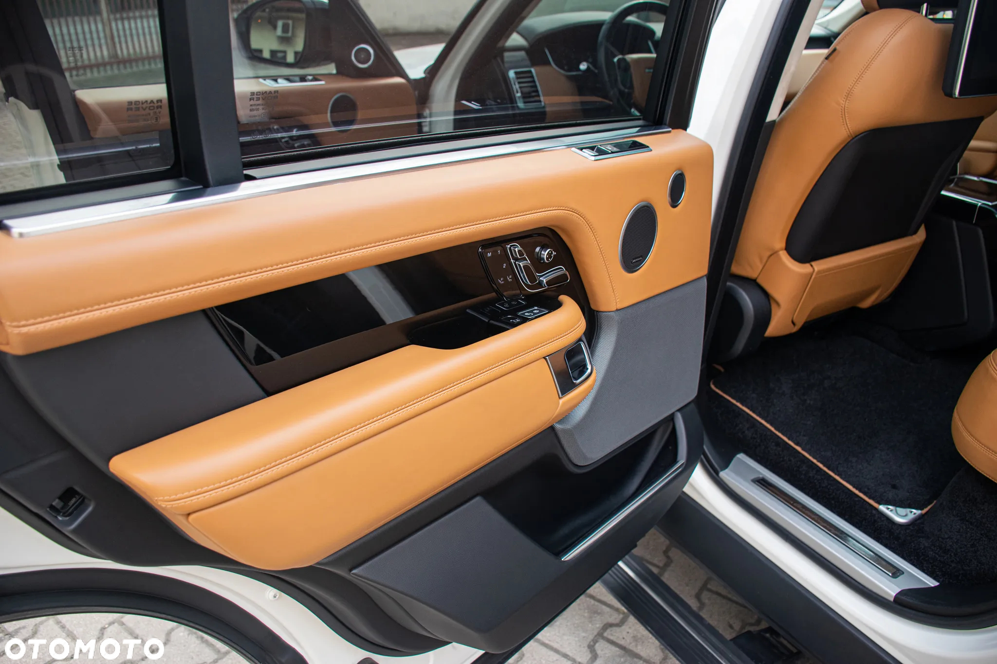 Land Rover Range Rover 3.0 I6 LWB Vogue - 36