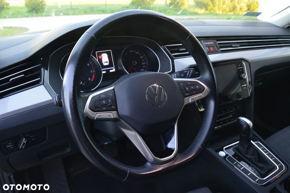 Volkswagen Passat - 25
