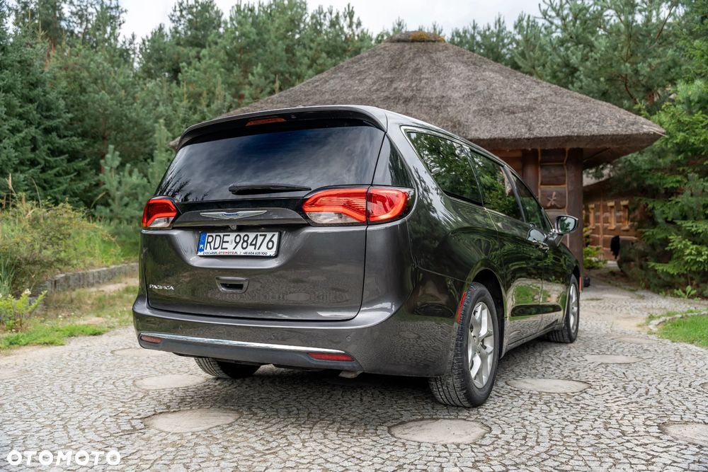Chrysler Pacifica - 14