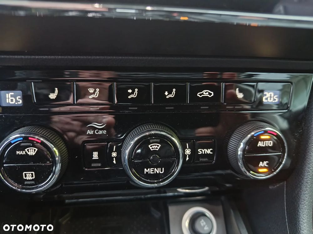 Skoda Superb 2.0 TSI 4x4 L&K DSG - 9