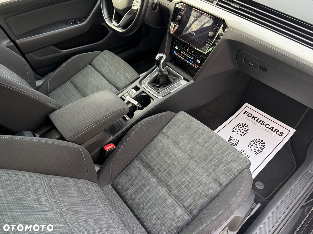 Volkswagen Passat 2.0 TDI EVO Business - 12