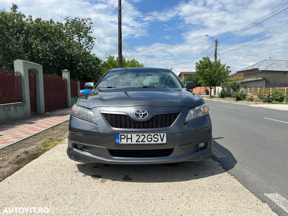 Toyota Camry - 2