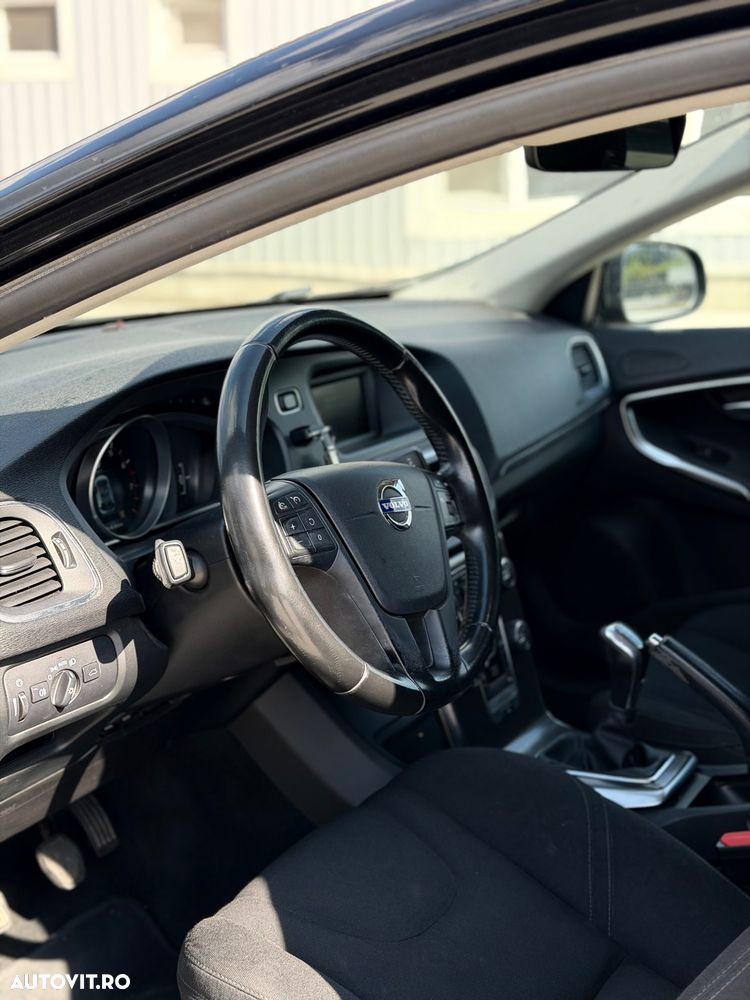 Volvo V40 T2 Momentum - 7