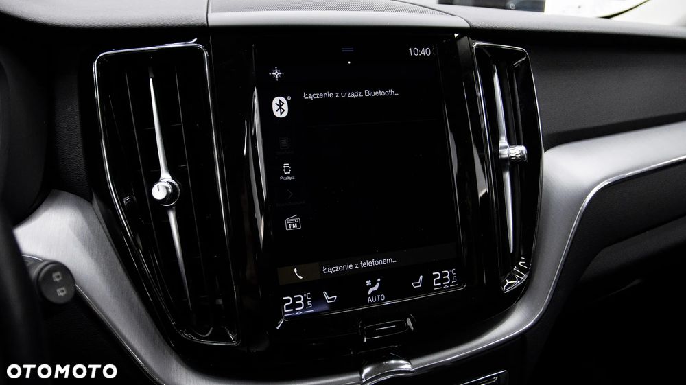 Volvo XC 60 T5 AWD Momentum Pro - 27