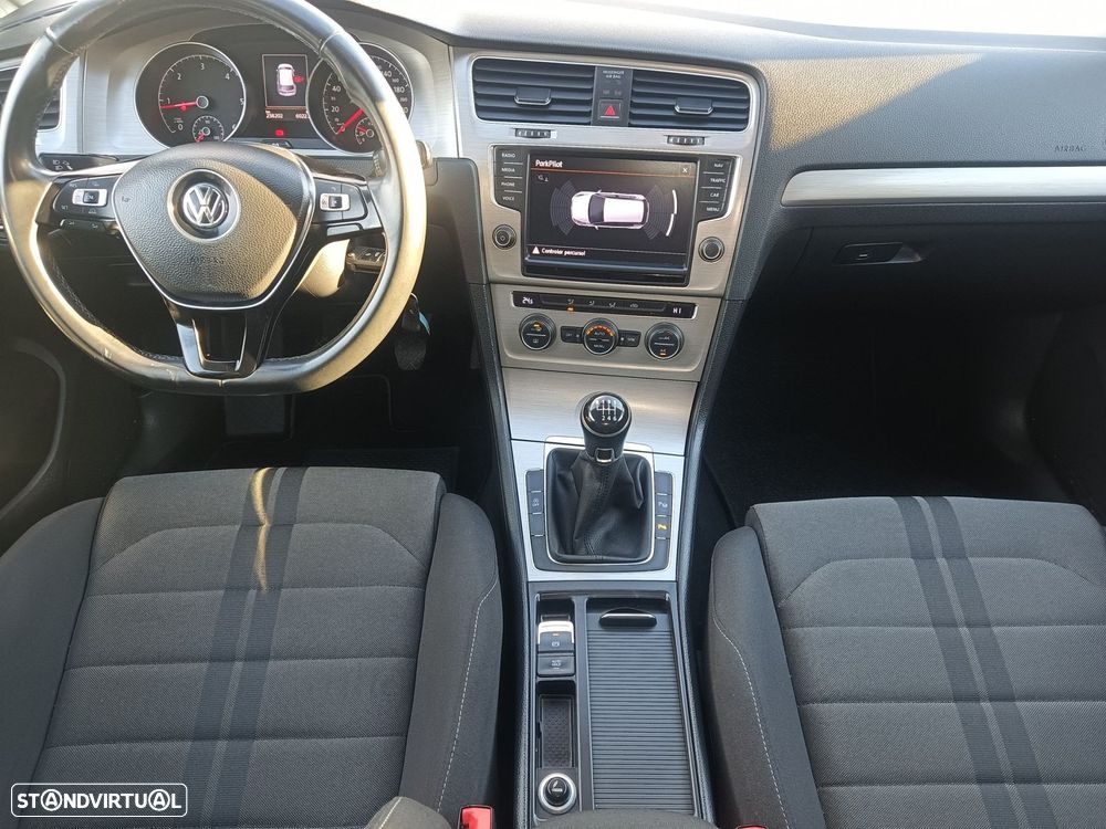 VW Golf 1.6 TDi Highline - 15
