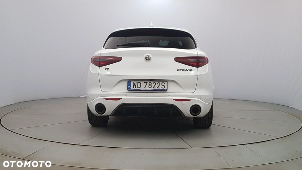 Alfa Romeo Stelvio - 6