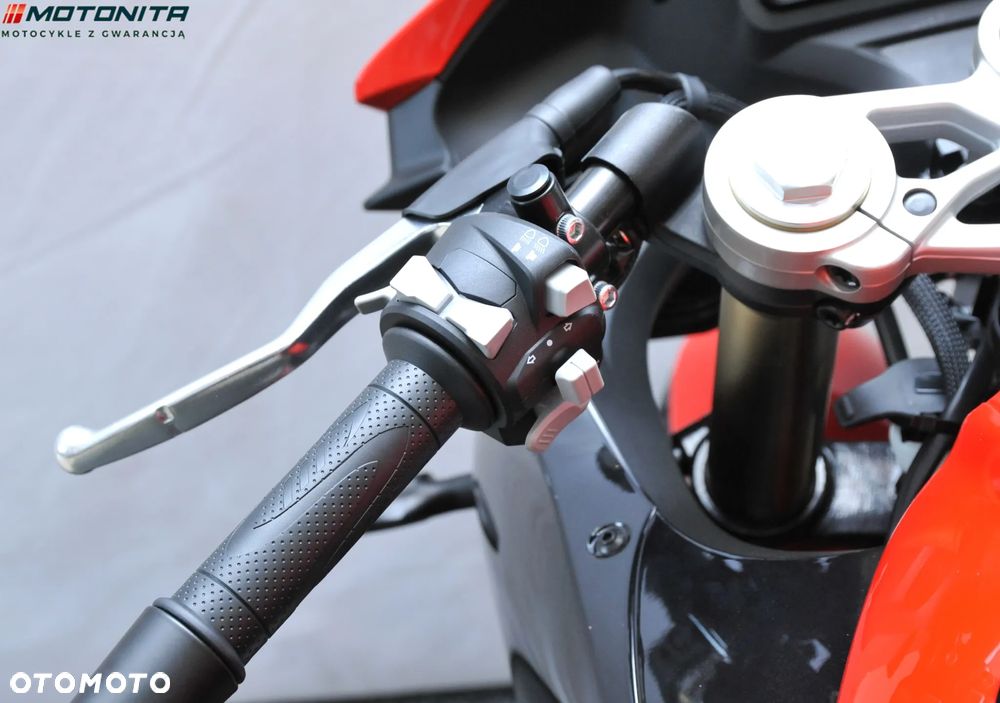 QJMOTOR SRK 125R - 10