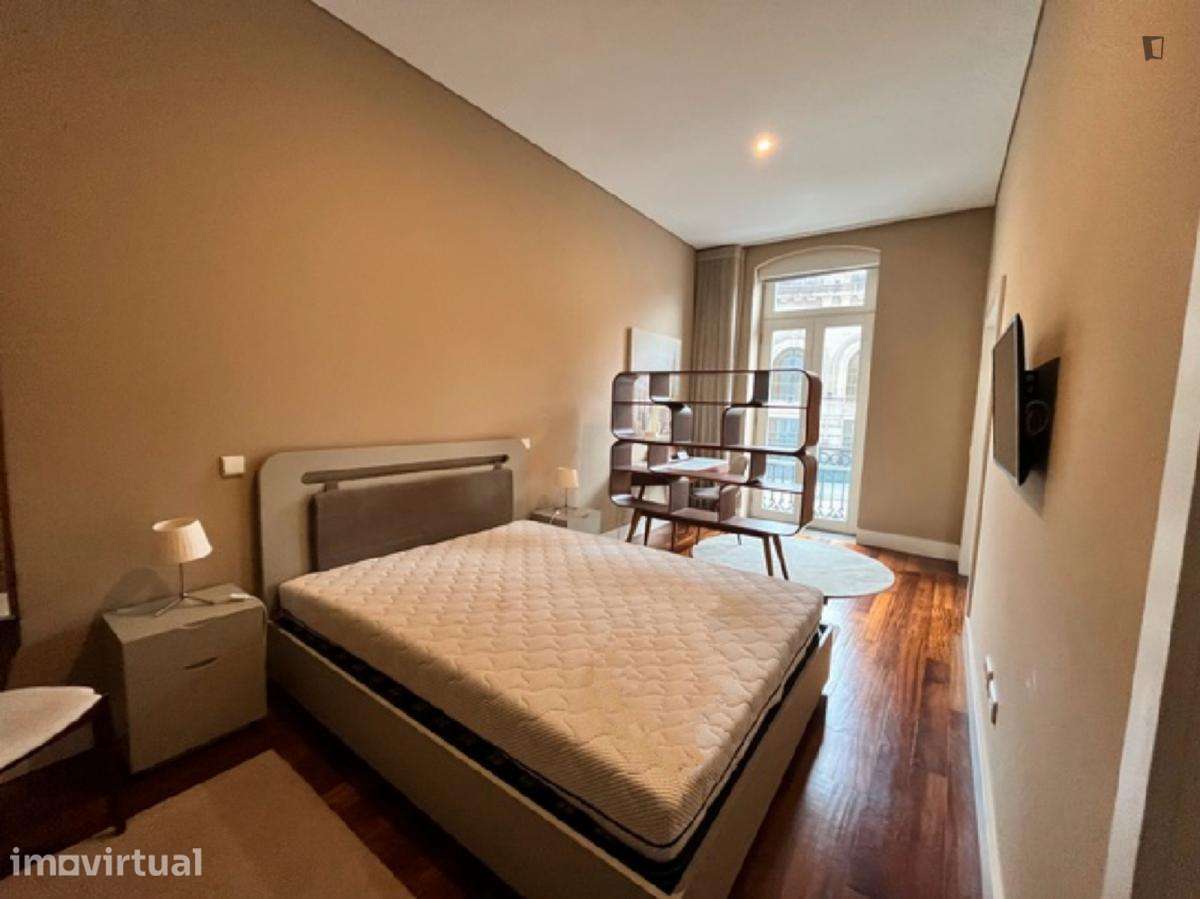 Apartamento com 1 quartos - localizado em Sé Porto - Grande imagem: 2/15