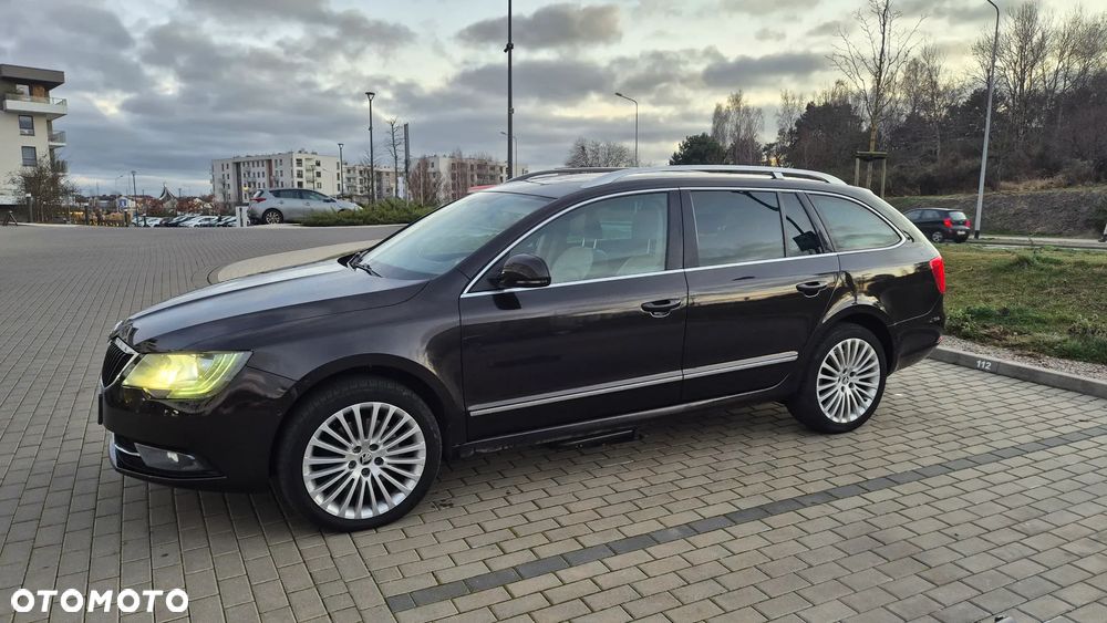 Skoda Superb 2.0 TDI 4x4 Platinum DSG - 2